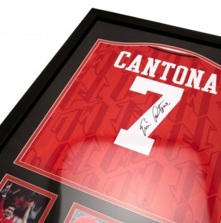 Футболка з автографом Cantona Манчестер Юнайтед (в рамочці)