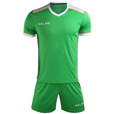 Комплект футбольной формы Kelme SEGOVIA 8351ZB1158.9300 цвет: зеленый Комплект футбольной формы Kelme SEGOVIA 8351ZB1158.9300 цвет: зеленый