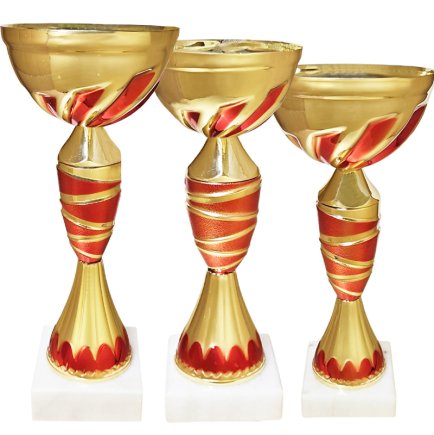 Комплект кубків Висота: 25,5 см, 22,5 см, 20 см Комплект кубків Висота: 25,5 см, 22,5 см, 20 см