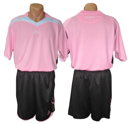 Футбольная форма Liga Sport mod 01 №2 розовая с черными шортами