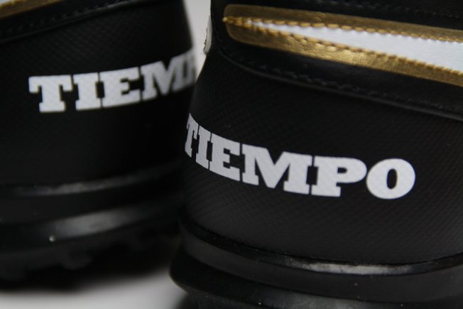 Сороконіжки Nike TIEMPOX RIO III (V) TF 819194-010 дитячі колір: чорний/білий (офіційна гарантія)