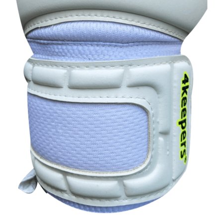 Воротарські рукавиці 4keepers Champ Carbo V HB 8 S781450