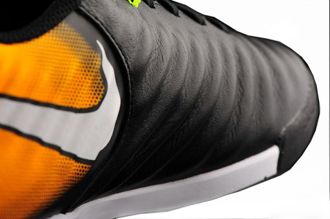 Сороконіжки Nike TiempoX Ligera IV TF 897766-008 колір: чорний/помаранчевий (офіційна гарантія)