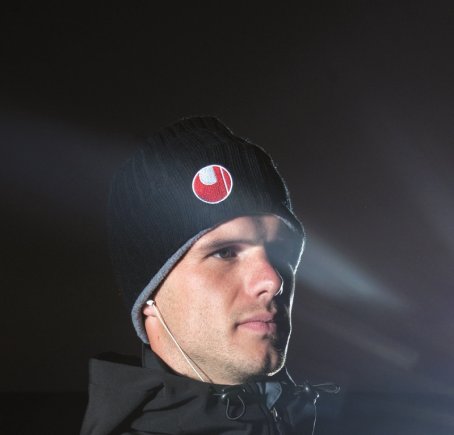 Шапка вязаная Uhlsport UHLSPORT KNITTED CAP 100590001 цвет: черный