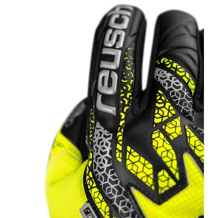 Вратарские перчатки Reusch Attrakt Silver 55 70 215 2025