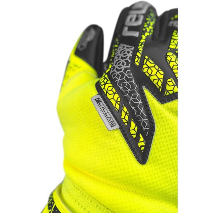 Вратарские перчатки Reusch Attrakt Silver 55 70 215 2025