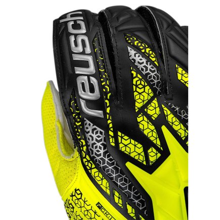Воротарські рукавиці Reusch Attrakt Solid 55 70 515 2014