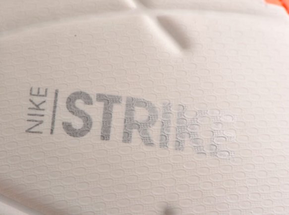 Мяч футбольный Nike Strike SC3310-103 размер 3